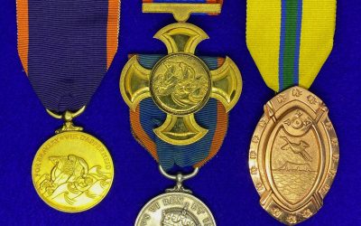 The South African George Cross (GC) – From the Great Gale in Table Bay to The Woltemade Cross for Bravery in Gold….The highest Reward for Civilian Bravery.. details regarding the award, types, naming and numbering styles….